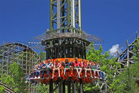 Dollywood in Pigeon Forge, TN - Dollywood Theme Park, Rides & Shows