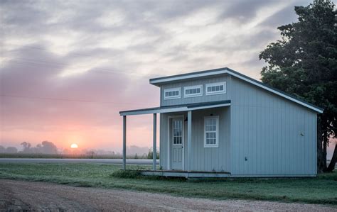 The Modern prefab cabin - Lone Star Structures