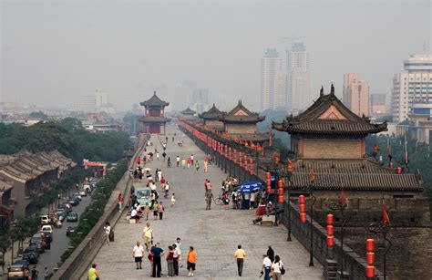 File:Xi'an - City wall - 014.jpg - Wikipedia