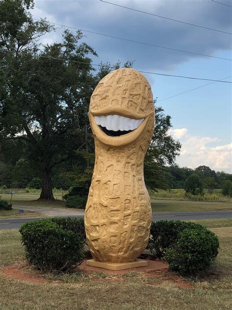 Jimmy Carter Peanut Statue : r/OneyPlays