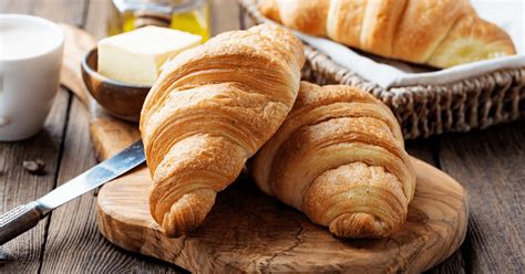 14 Popular French Breakfast Foods - Insanely Good