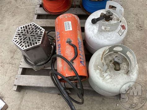 ALL-PRO PROPANE HEATER, 50,000-85,000 BTU,/HR, (2) PROPANE TANKS, DESA ...