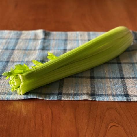 CELERY STALKS - Weaver's Orchard