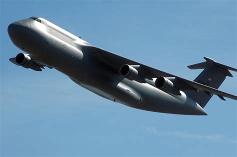 File:C-5 Galaxy - 060505-F-0000J-002.jpg - Wikipedia