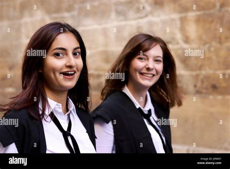 Female students oxford university hi-res stock photography and images ...