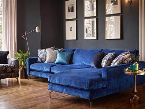 20+ Blue Velvet Couch Living Room Ideas – DECOOMO