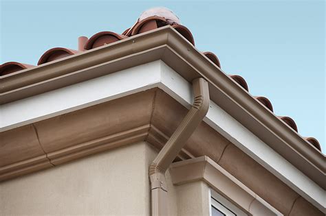 Seamless rain gutters, Los Angeles | Navarro Roofing