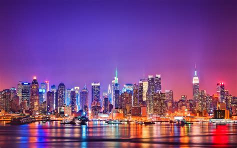 11 Beautiful Skylines From Around The World Light Up The Night Sky ...