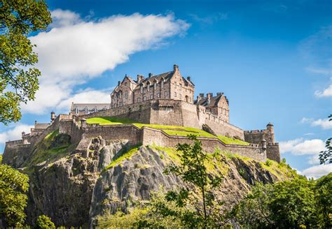 A Short Guide To The 12 Best Scotland Castles | CuddlyNest