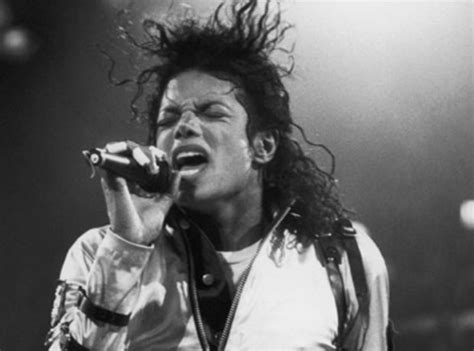 Michael Jackson - The Top 10 Best '80s Music Artists - Smooth