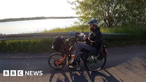 Quadriplegic man cycles across Canada - Narrative News