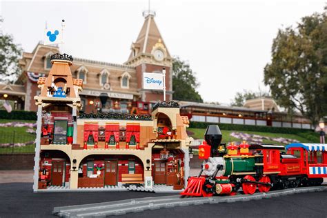 LEGO Disney 71044 Disney Train and Station wu9BS-35 - The Brothers ...