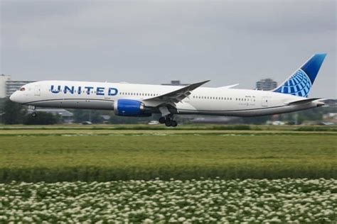 What Happened To United's Airbus A350 Order? - Simple Flying