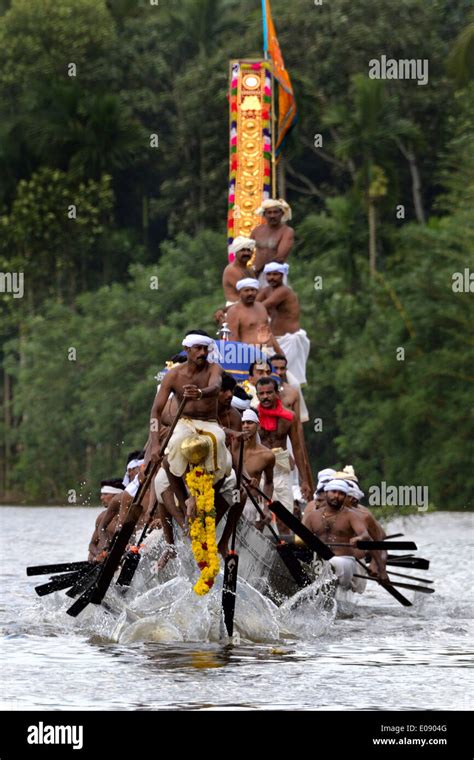 Aranmula Boat Race Stock Photo - Alamy