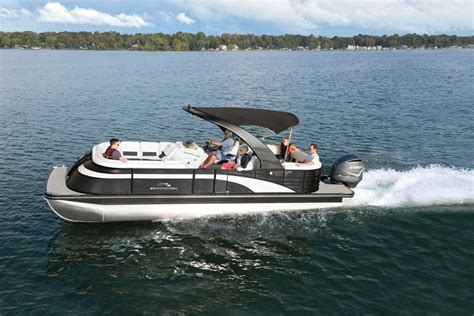 5 Popular Pontoon Boat Brands