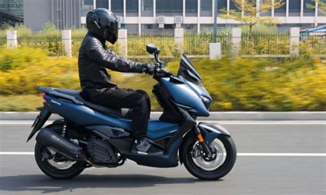 Zontes ZT-125 M Maxi-Styled Scooter Unveiled