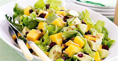 Lettuce, avocado and mango salad