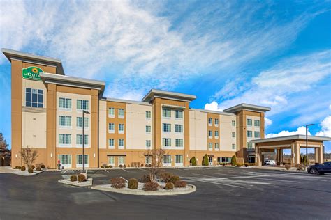 La Quinta Inn & Suites by Wyndham Paducah | Paducah, KY Hotels