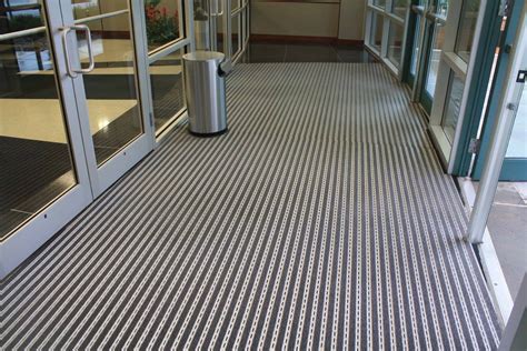 How to Choose the Best Entrance Floor Mats for Your Business