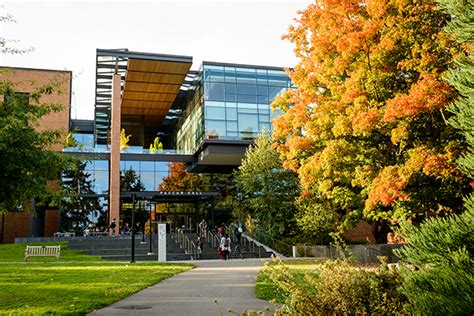 University of Washington Foster School of Business - MBAFair