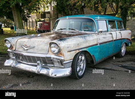 1950s Chevrolet Chevy Station wagon Stock Photo - Alamy