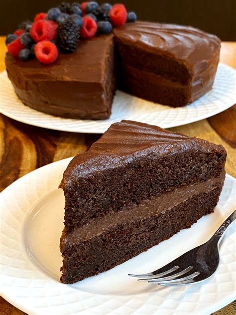 Healthy Vegan Sugar-Free Gluten-Free Chocolate Cake | POPSUGAR Fitness UK