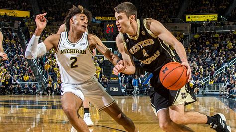 Michigan basketball beats Western Michigan, 70-62