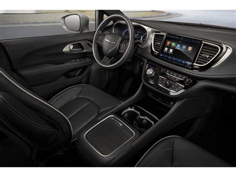 2023 Chrysler Pacifica Hybrid: 191 Interior Photos | U.S. News