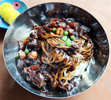 Jjajangmyeon (Noodles in blackbean sauce) recipe by Maangchi