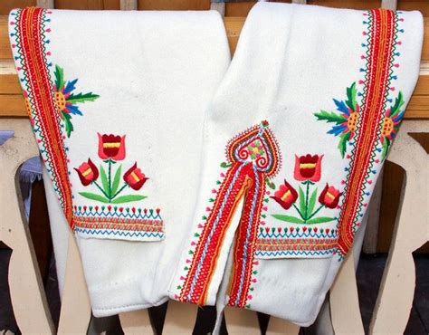 Górale Pienińscy (haft). | Polish folk art, Art costume, My heritage