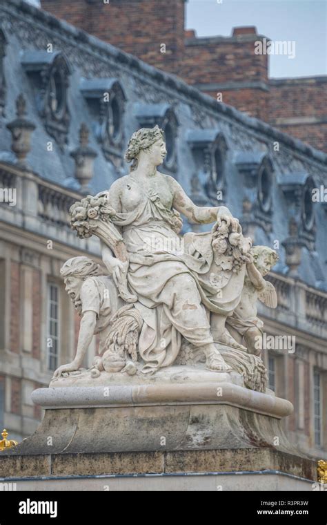 Sculpture in garden, Palace of Versailles, France Stock Photo - Alamy