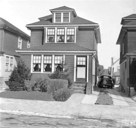 Ray Romano grew up on Nansen St. in Forest Hills | | qchron.com