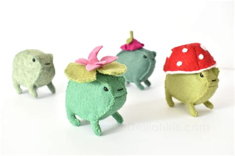 Felt Frog Sewing Pattern - Delilah Iris Felt Crafts