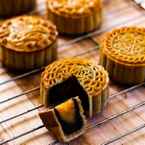 Sweet history of mooncakes steeped in legend and festival tradition ...