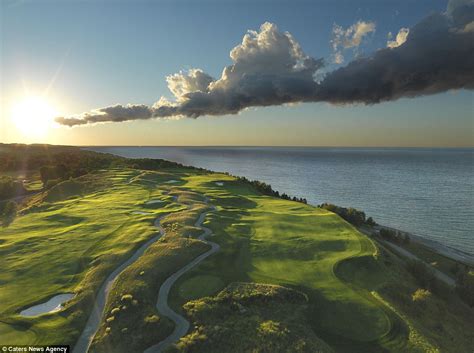 Photos reveal the world's most beautiful golf courses | Daily Mail Online