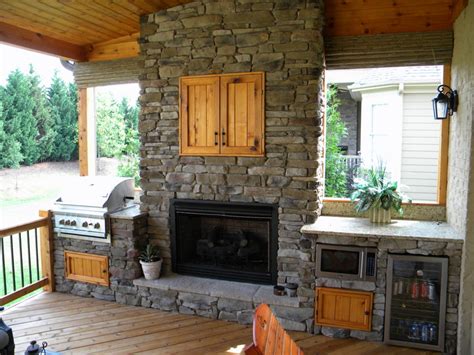 25 Fascinating Outdoor Kitchen Designs with Fireplace - Home, Family ...