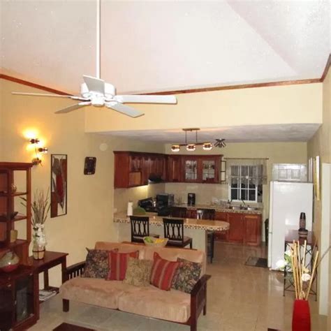 Windbreak Villa in Portmore, Jamaica - reviews, prices | Planet of Hotels