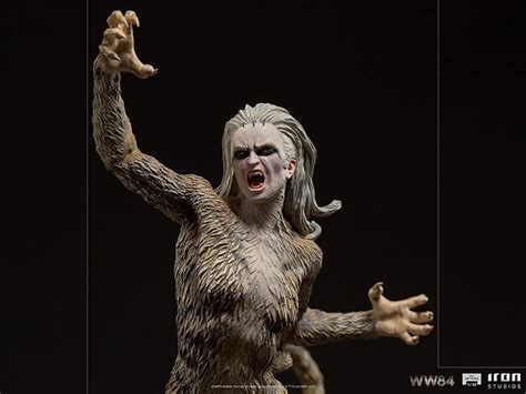 ‘Wonder Woman 1984’ Statue Spotlights Kristen Wiig’s Cheetah - Heroic ...