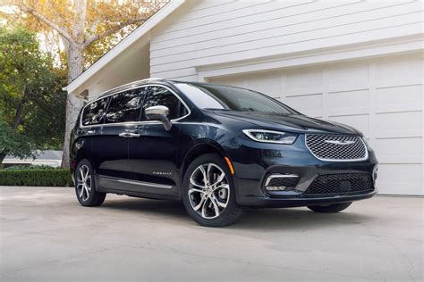 Chrysler Pacifica minivan gets AWD and new Pinnacle upgrade