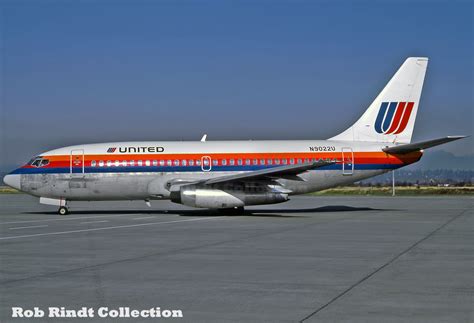 United 737-200 | Vintage airlines, United airlines, Vintage aircraft