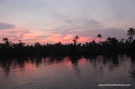 Exploring Alleppey Backwaters , Kerala - Family on the wheels