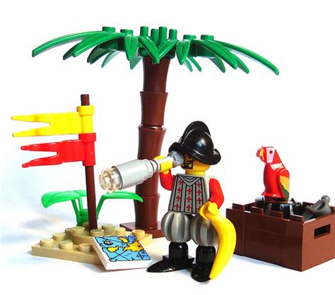 Lego Spanish explorer custom minifig | Custom LEGO Minifigures