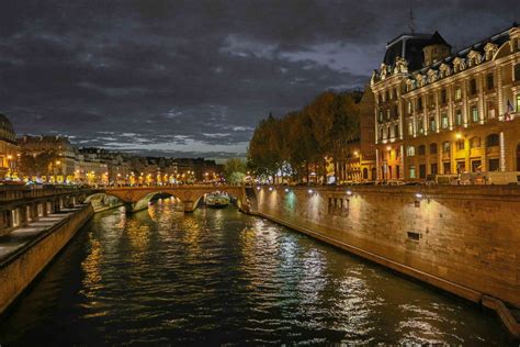 Night on the Seine River in Paris | Photography, Photographer, Life