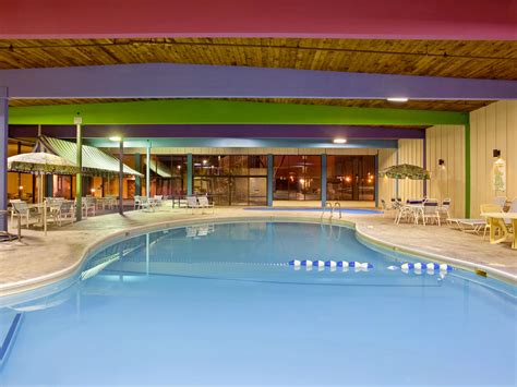 Kid-Friendly Hotels in Rockford, IL | Holiday Inn Rockford(I-90&Rt 20 ...