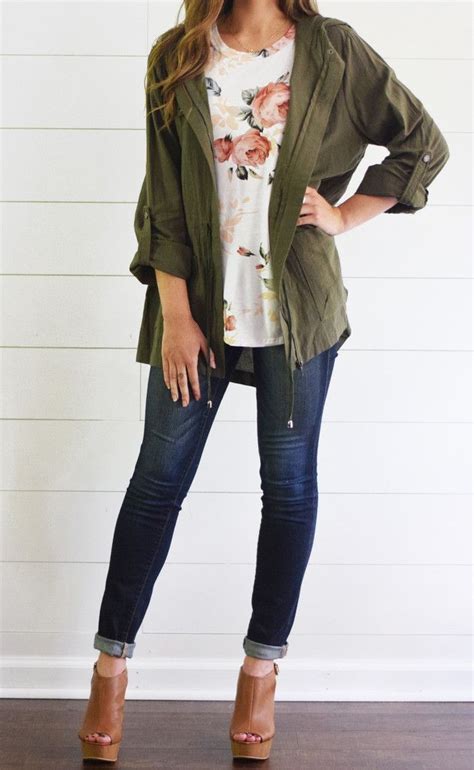 Army green jacket outfit, trench coat, casual wear, t shirt | Outfit ...