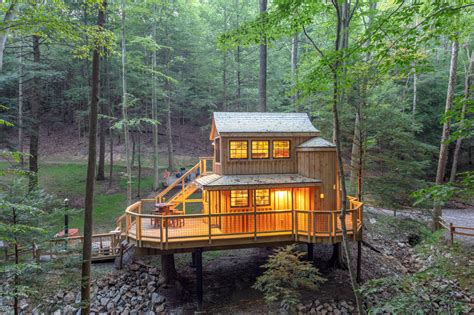 Hocking Hills Treehouse Cabins - Hocking Hills Cottages and Cabins