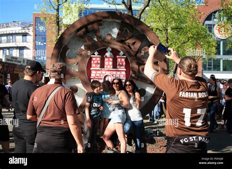 Hamburg fc st pauli fans hi-res stock photography and images - Alamy