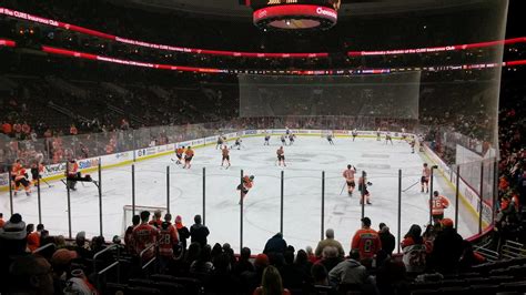 Date Night with the Philadelphia Flyers - Fashion of Philly