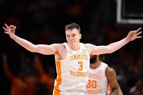 How Dalton Knecht went from unknown to Tennessee basketball’s missing ...