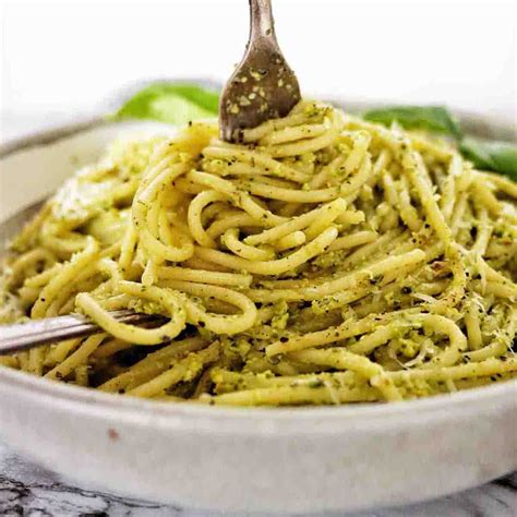 Spaghetti Al Pesto - Sweet Caramel Sunday